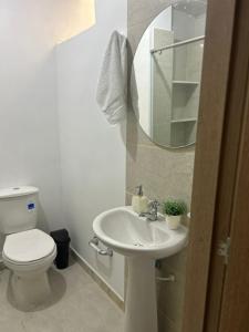 Koupelna v ubytování Apartamento remodelado, amplio y comodo