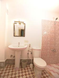 Bilik mandi di Riad Nostalgie of Tetouan