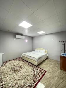 Postel nebo postele na pokoji v ubytování Jabel shams stars house