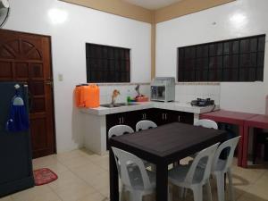 Gallery image of Estrelle Orange House - Backpackers Hub in Puerto Princesa City