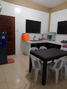 Gallery image of Estrelle Orange House - Backpackers Hub in Puerto Princesa City