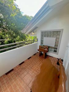 Balkón nebo terasa v ubytování 4BR Tagaytay House Staycation near Sky Ranch