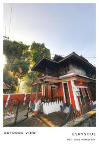 Tòa nhà nơi chỗ nghỉ nhà dân tọa lạc