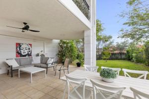 Κήπος έξω από το Garden Apt 2Bed x 2Bath, parking