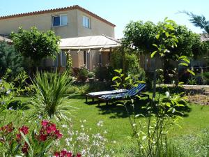 Κήπος έξω από το B&B Domaine Méditerranée