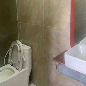 Koupelna v ubytování Le Lai Hotel