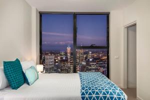 Fotografie z fotogalerie ubytování CBD Apt on 48 floor with City and Harbour views v Melbourne