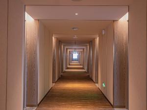 ภาพในคลังภาพของ Xiangyang Station Minfa World City Yishang Plus Hotel ในเซียงหยาง