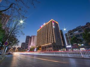 อาคารที่มีโรงแรม