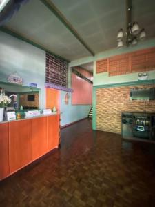 Kuchyň nebo kuchyňský kout v ubytování RedDoorz Hostel at MRC Residences Baguio