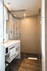 A bathroom at aja Warnemünde