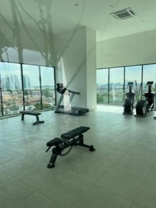Fitness centrum a/nebo fitness zařízení v ubytování Edumetro apartment,subang jaya by Fieza