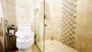 BluO Amani Vagator - Boutique Hotel Goa的一间浴室