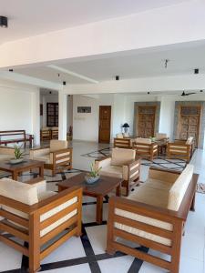 Posezení v ubytování Serendib Beach Hotel