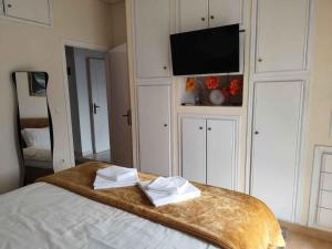 เตียงในห้องที่ Alexadra's house Κάτω Αλμυρή