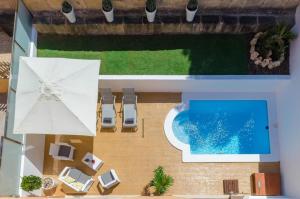 Πισίνα στο ή κοντά στο Can Pica Beach House by Llagosta Villas