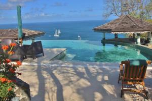 Kolam renang di atau dekat dengan Tropical Hideaway