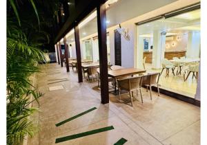 BluO Amani Vagator - Boutique Hotel Goa餐厅或其他用餐的地方