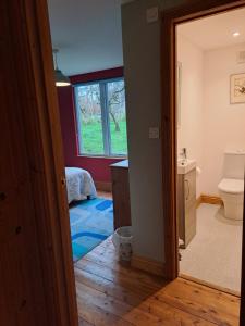 Koupelna v ubytování Helnoweth Lodge + 37 fotografií