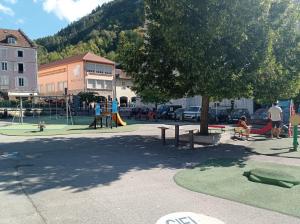 Herní místnost nebo prostor pro děti v ubytování Le T3 AVEC DEUX CHAMBRES