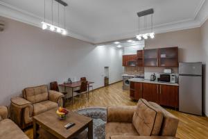 バクーにあるSahil Luxury Apartmentのギャラリーの写真