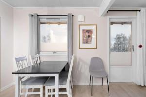 Fotografie z fotogalerie ubytování Lovly 3 Bedroom apartment with the view of aurora v destinaci Tromsø