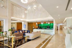 Posezení v ubytování Royal Continental Hotel