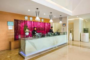 Hosté ubytování Royal Continental Hotel + 37 fotografií