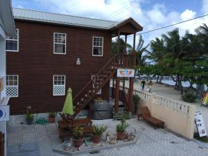 Gallery image of Blue Wave Guest House in Caye Caulker