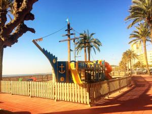 Herní místnost nebo prostor pro děti v ubytování Lloret Beach Apartments