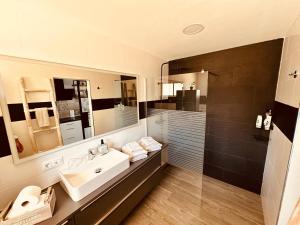 Postel nebo postele na pokoji v ubytování Amazing Luxury Apartment, La Casa del Corazon + 37 fotografií