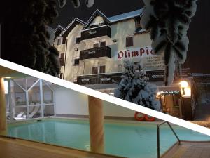 Sundlaugin á Hotel Olimpic eða í nágrenninu