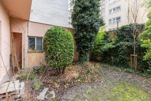 Vonkajšia záhrada v ubytovaní Calm Center Modern Apartment