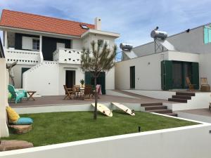 Tòa nhà nơi nhà nghỉ dưỡng tọa lạc