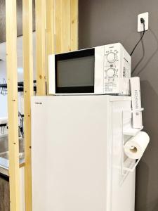 Η κουζίνα ή μικρή κουζίνα στο 福源阁-独栋-别墅-新深江站步行5分-難波-心斋桥直达-便捷前往京都奈良