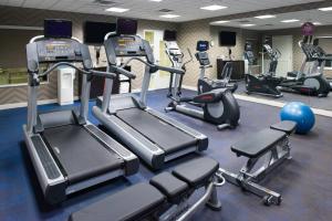 Fitness centrum a/nebo fitness zařízení v ubytování Residence Inn Waynesboro