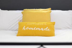Ένα ή περισσότερα κρεβάτια σε δωμάτιο στο Flat 1L, Willow Brook, Private Parking, WiFi, Smart TV