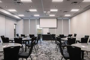 Konferenční prostory v ubytování Residence Inn by Marriott Winnipeg + 37 fotografií