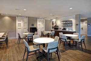 Restaurace v ubytování Residence Inn Middletown Goshen
