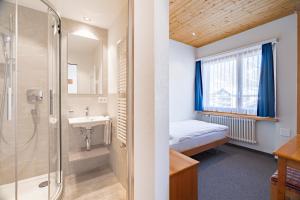 Koupelna v ubytování Hotel Parnass