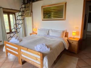 Ένα ή περισσότερα κρεβάτια σε δωμάτιο στο Italian Hillside Retreat just one hour from Rome +33 φωτογραφίες