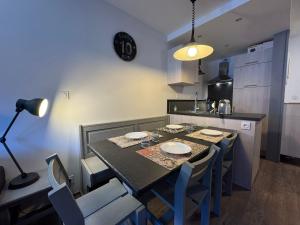 Kuchyň nebo kuchyňský kout v ubytování HB 3031 - Tignes Val Claret Hameau du Borsat