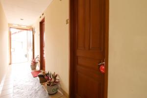 Foto dalla galleria di RedDoorz Plus near Parahyangan University a Bandung