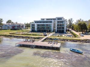 Výhled na řeku, která protéká v blízkosti apartmánu