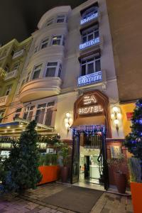 The building in which a szállodákat is located