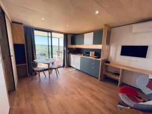 Dapur atau dapur kecil di Lodge & Bain Relaxant +21 gambar