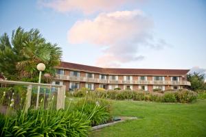 En hage utenfor Kangaroo Island Seaside Inn