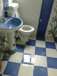 A bathroom at Hotel Fabulous Kashmir