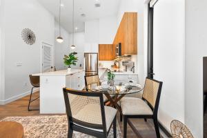 Fotografie z fotogalerie ubytování Luxury Furnished Apartment Near Logan Airport v destinaci Boston