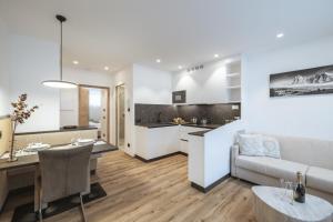 Kuchnia lub aneks kuchenny w obiekcie Apartment Villa Stefania